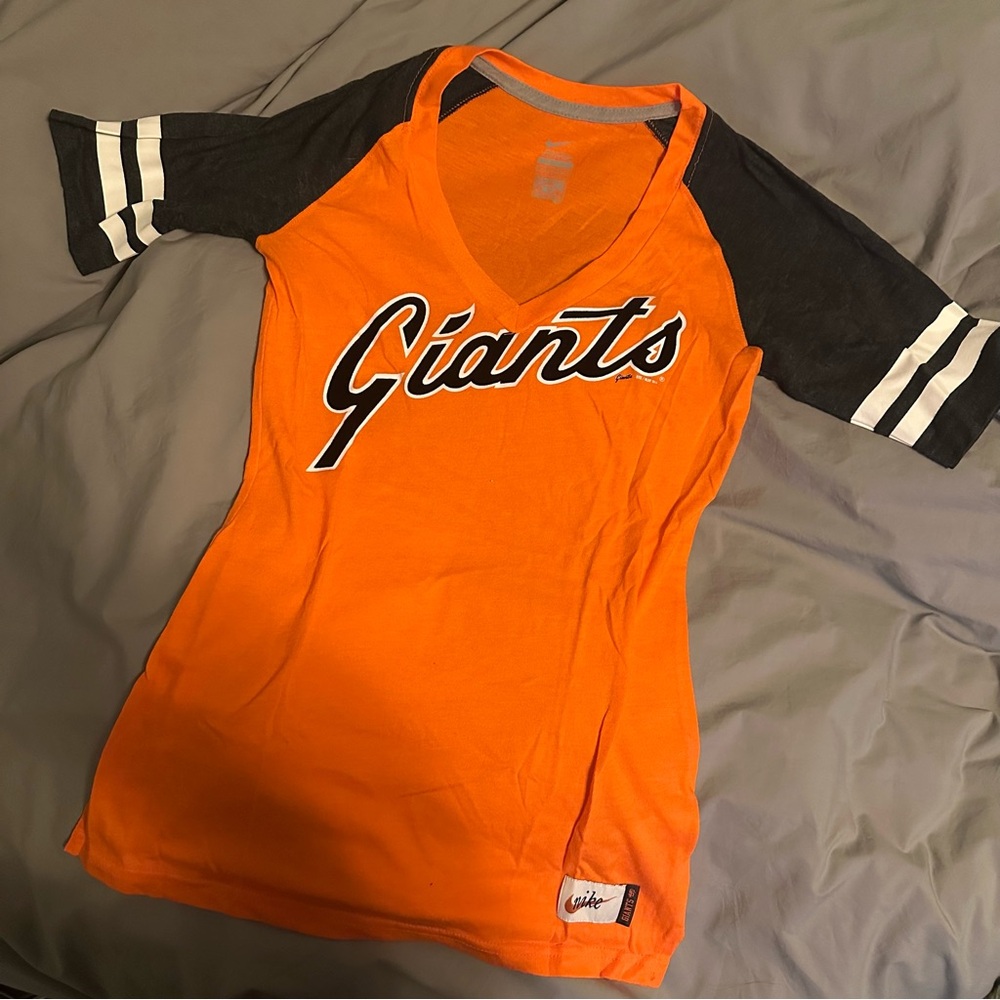 Nike Women’s San Francisco Giants Raglan Tee Size XS - Like New